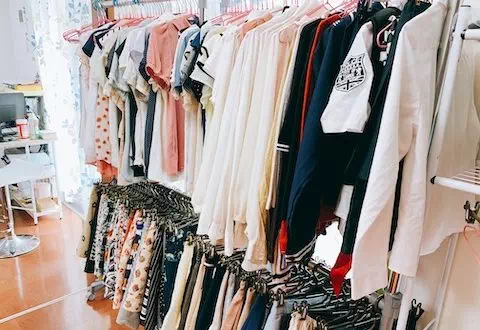 アットグループ心斎橋店の衣装部屋